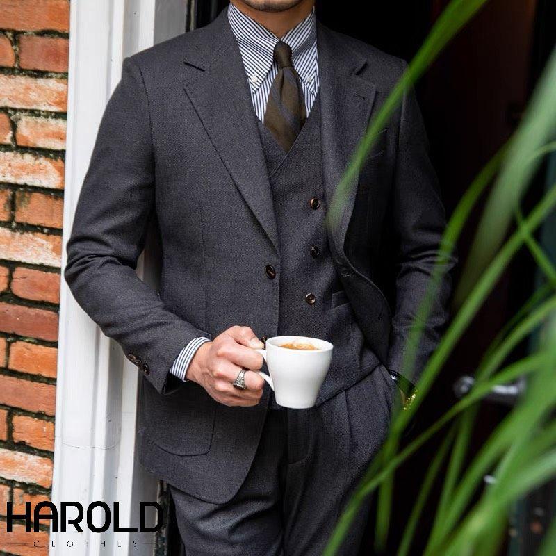 Three-Piece Black Lead Suit - Image 7